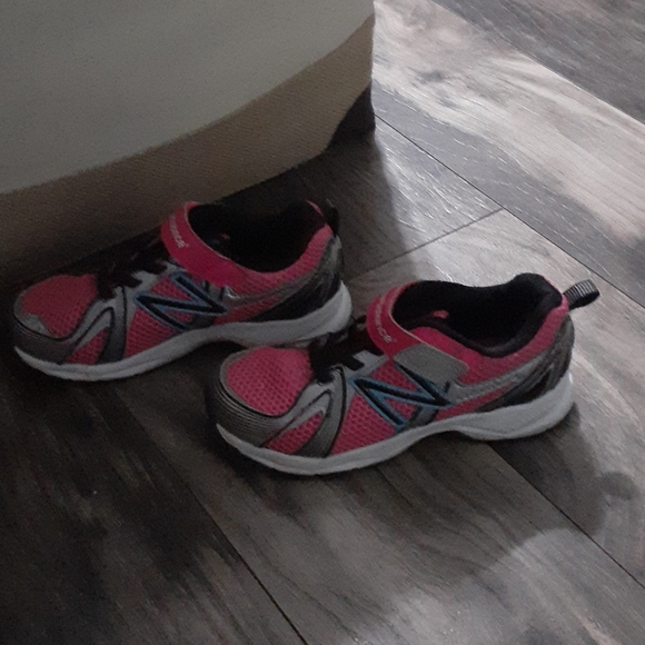 New Balance Other - 2/$20 SALE Girls New Balance